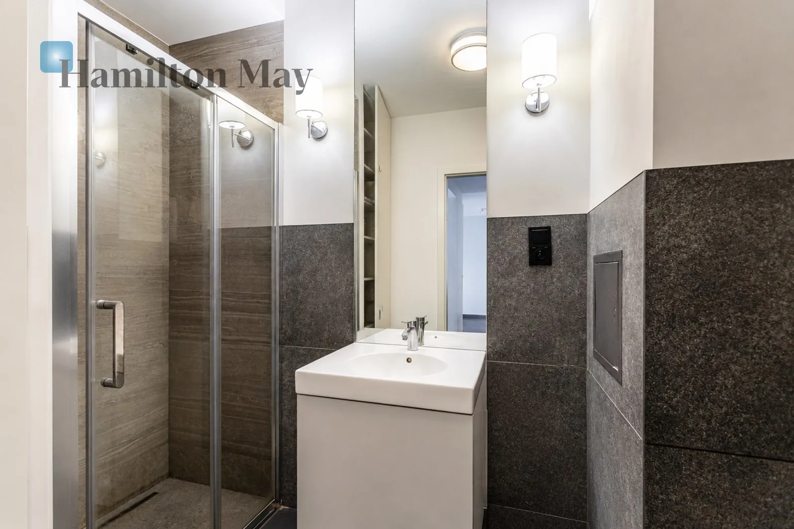 Region: Wola Subregion: Mirów Distance to centre: 1.9 km Level: 3 Price: 1500000 PLN Bedrooms: 1 Bathrooms: 1 - slider