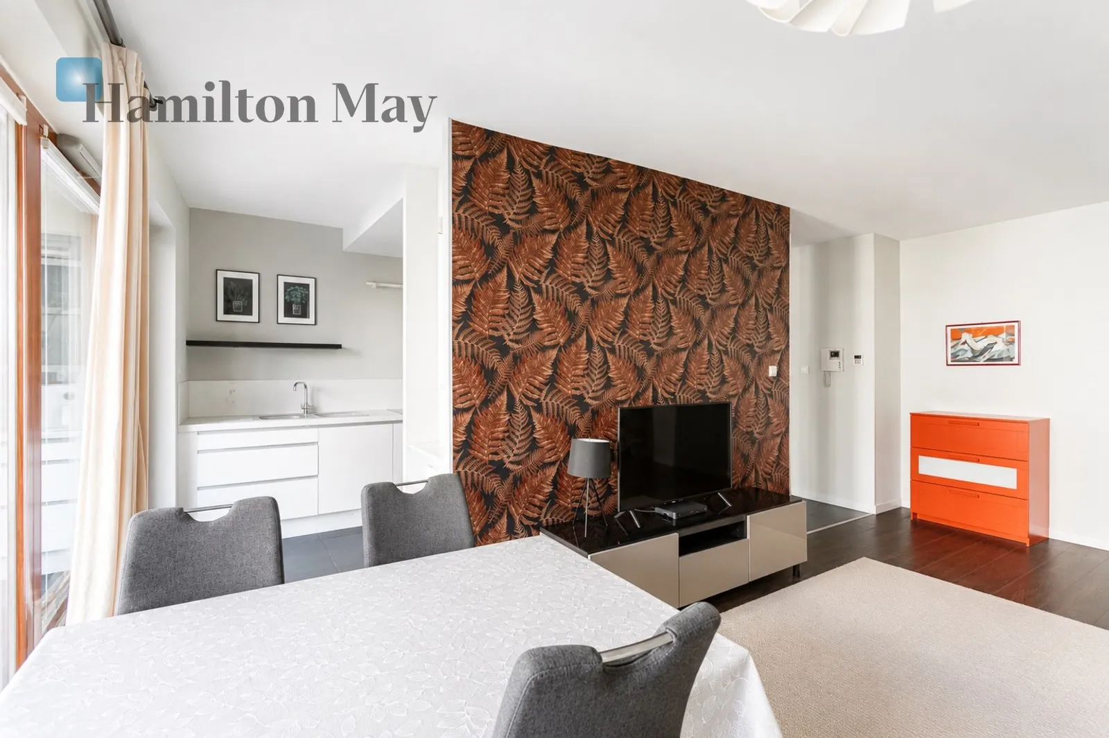 Street: Wronia Region: Wola Subregion: Mirów Distance to centre: 1.9 km Level: 3 Price: 1500000 PLN Bedrooms: 1 Bathrooms: 1 Size: 53m2 - slider