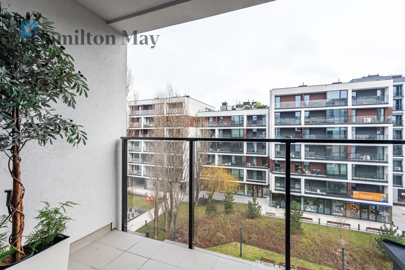 Distance to centre: 4.24 km Level: 4 Price: 9000 PLN Bedrooms: 3 Bathrooms: 2 Size: 95m2 Price/m2: 95 PLN - slider