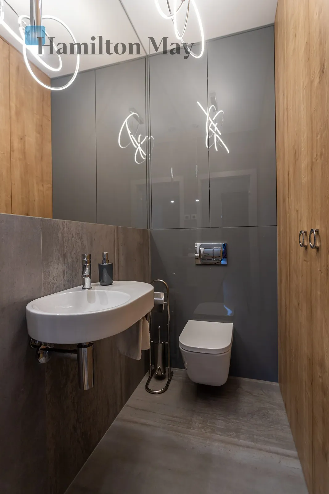 Region: Żoliborz Distance to centre: 4.24 km Level: 4 Price: 9000 PLN Bedrooms: 3 - slider