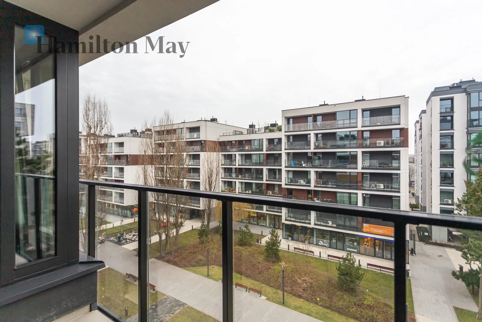 Price: 9000 PLN Bedrooms: 3 Bathrooms: 2 Size: 95m2 Price/m2: 95 PLN - slider