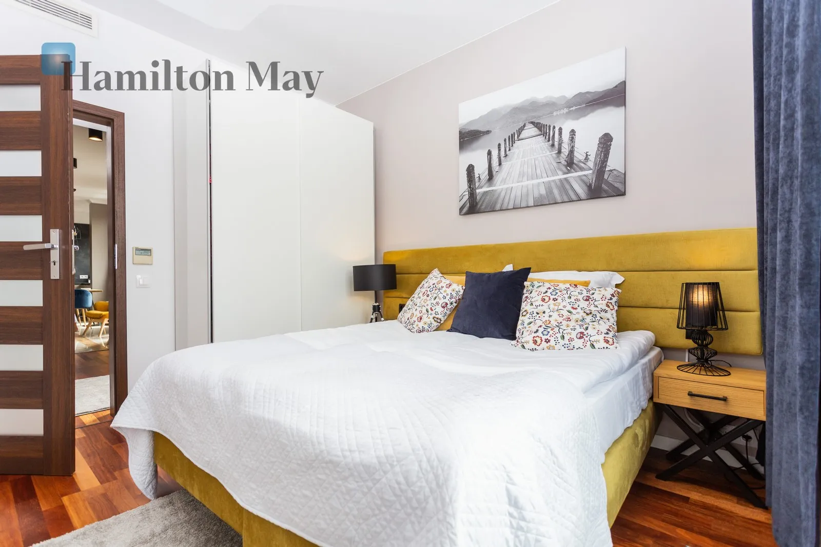 Region: Stare Miasto Distance to centre: 0.7 km Level: 5 Price: 6000 PLN Bedrooms: 2 Bathrooms: 2 Size: 70m2 - slider