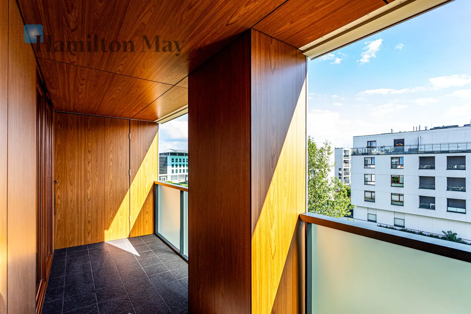 Region: Wilanów Subregion: Błonia Wilanowskie Distance to centre: 8.57 km Level: 3 Price: 2279000 PLN Bedrooms: 2 Bathrooms: 2 Size: 91.17m2 - slider