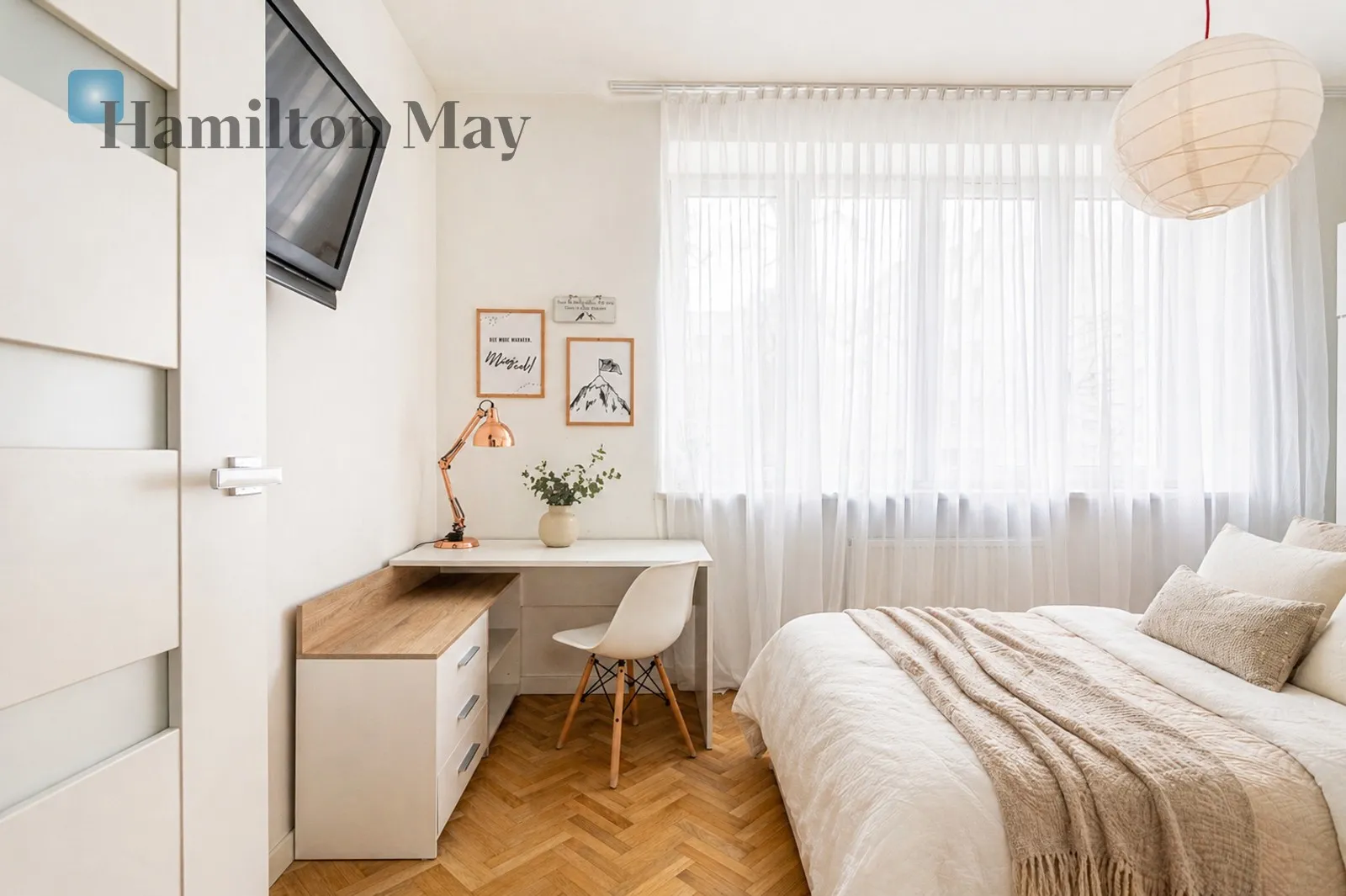 Designer two-room apartment in a historic tenement building near Browary Warszawskie

﻿ - slider