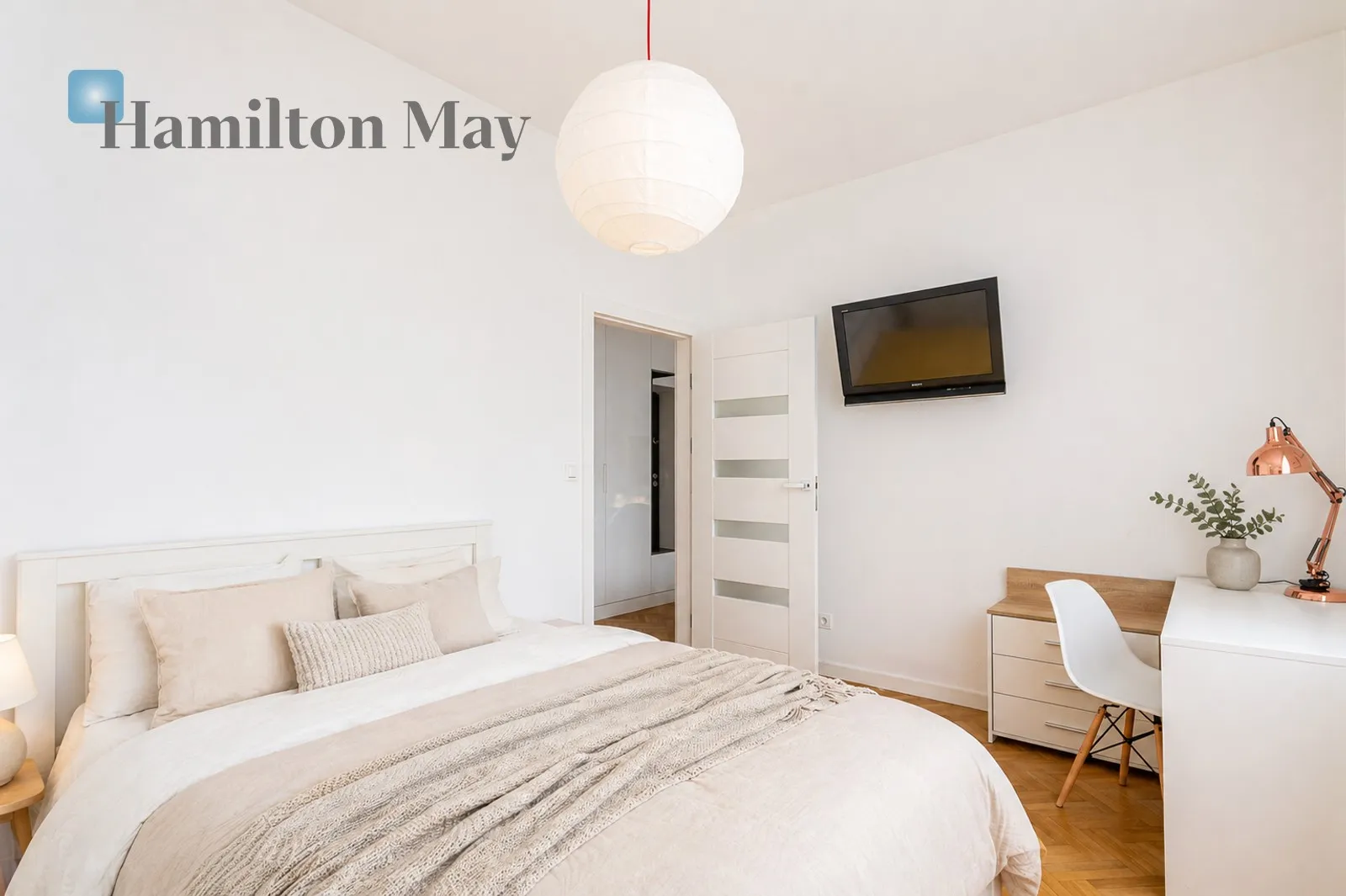 Designer two-room apartment in a historic tenement building near Browary Warszawskie

﻿ - slider