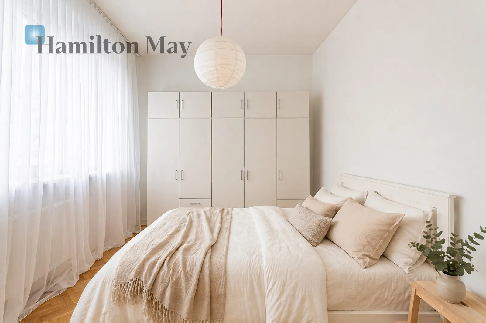 Designer two-room apartment in a historic tenement building near Browary Warszawskie

﻿ - slider