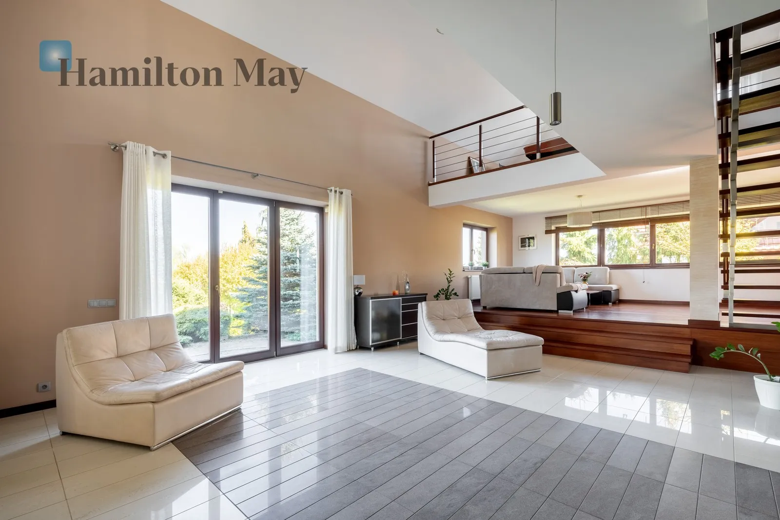 City: Michałowice Street: Graniczna Region: Michałowice Distance to centre: 10.16 km Price: 3700000 PLN Bedrooms: 4 - slider