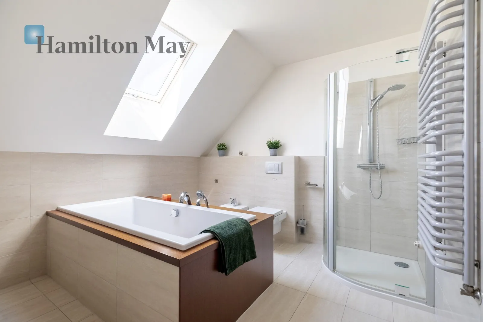 Bathrooms: 2 Plot size: 1700m2 Price/m2: 9737 PLN - slider