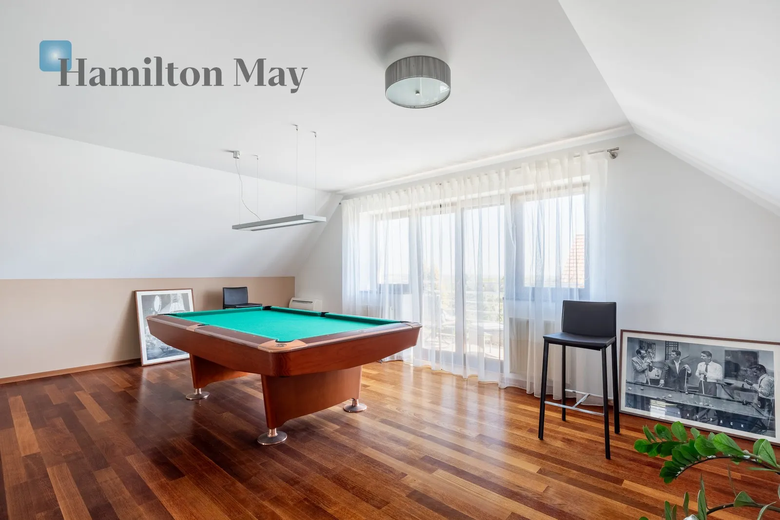 City: Michałowice Street: Graniczna Region: Michałowice Distance to centre: 10.16 km Price: 3700000 PLN - slider