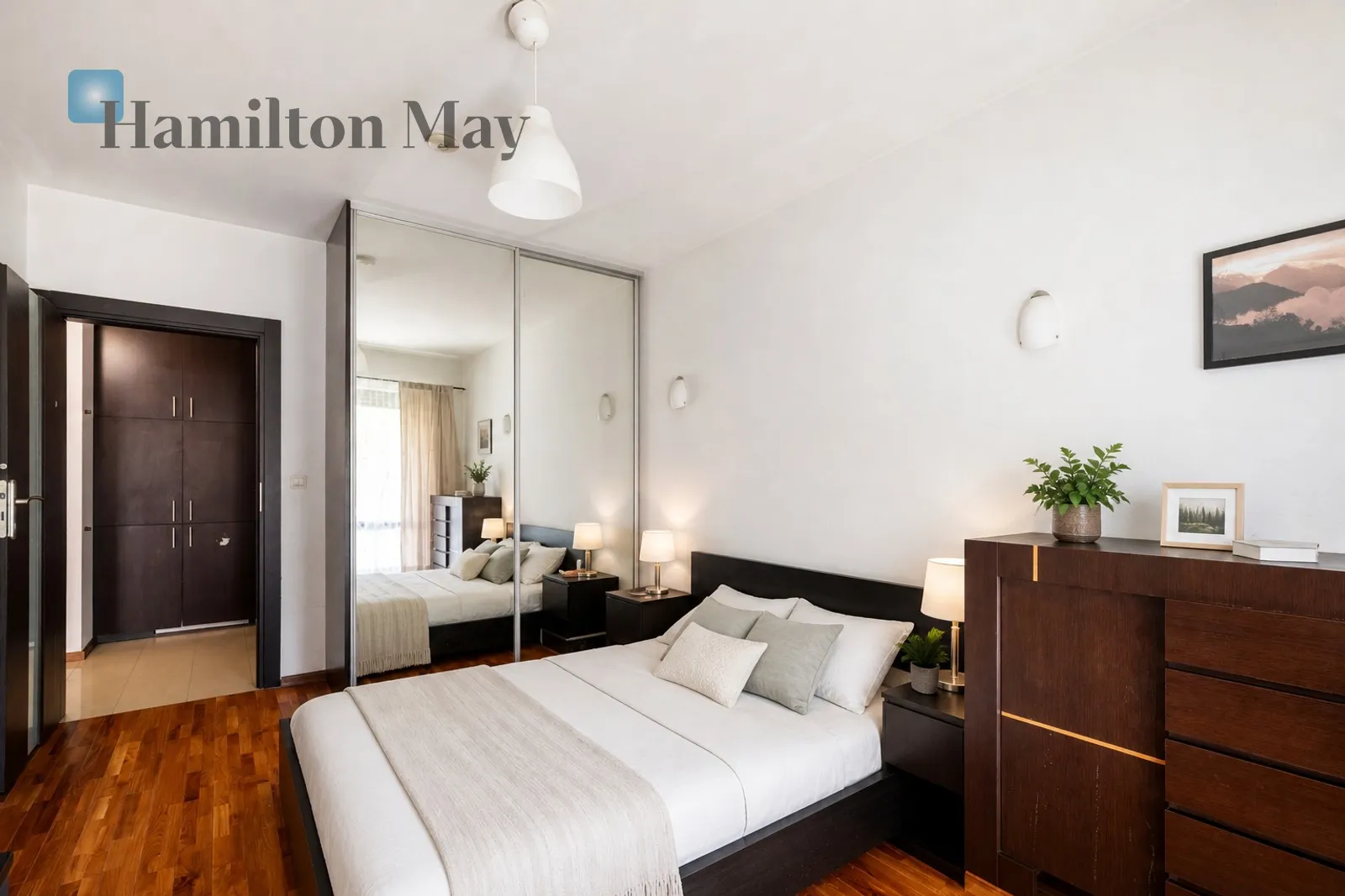 2-room apartment in the Angel City building - slider