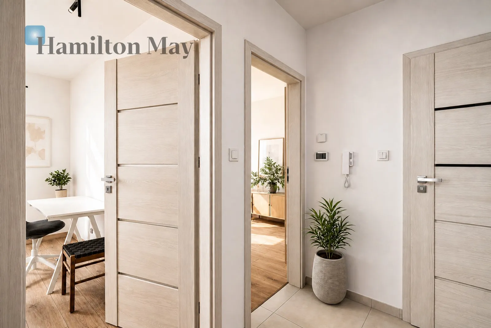 A cozy three-room apartment with a balcony in Podgórze - slider