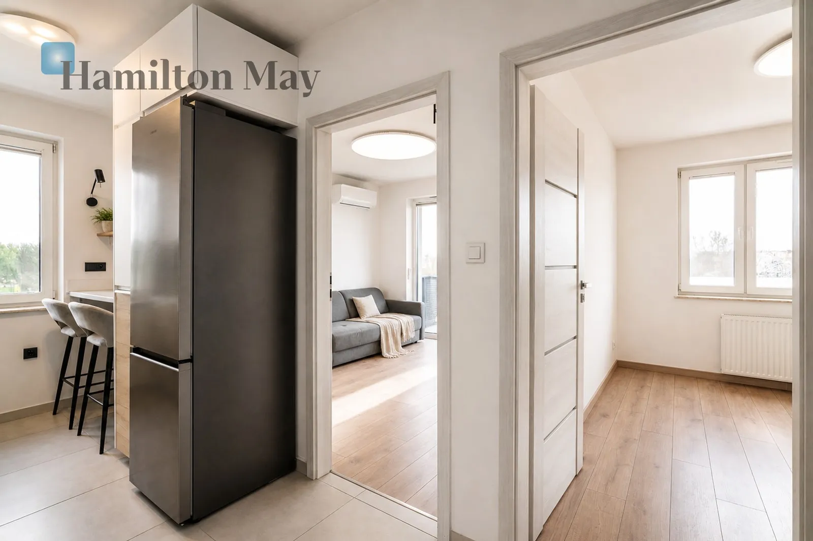 A cozy three-room apartment with a balcony in Podgórze - slider