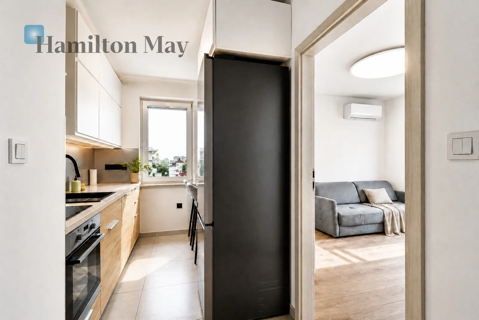 A cozy three-room apartment with a balcony in Podgórze - slider