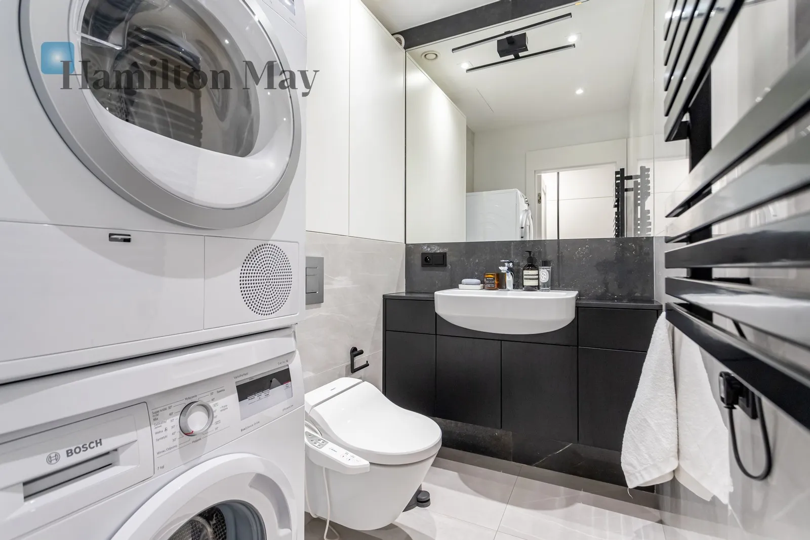 Subregion: Mirów Distance to centre: 1.72 km Level: 15 Price: 11000 PLN Bedrooms: 3 Bathrooms: 2 - slider