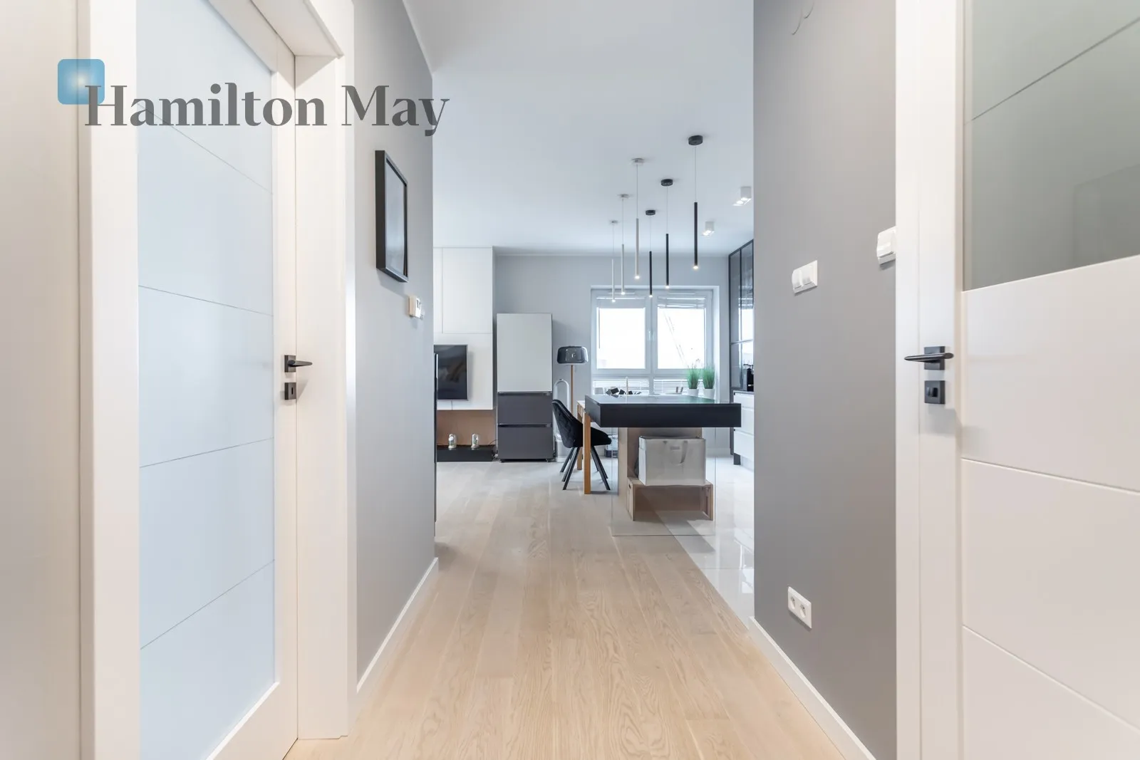 Region: Wola Subregion: Mirów Distance to centre: 1.72 km Level: 15 Price: 11000 PLN Bedrooms: 3 Bathrooms: 2 Size: 87m2 - slider