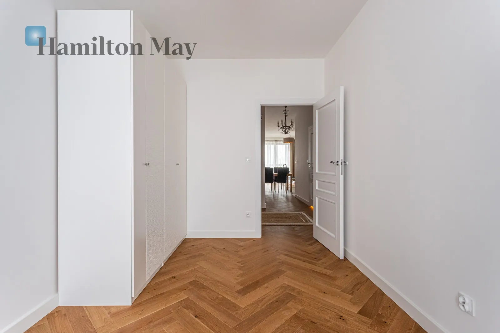 Region: Mokotów Subregion: Służew Distance to centre: 5.98 km Level: 7 Price: 6500 PLN Bedrooms: 2 Bathrooms: 2 - slider