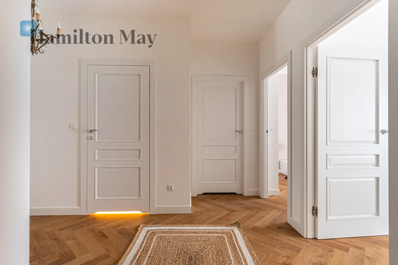 Distance to centre: 5.98 km Level: 7 Price: 6500 PLN Bedrooms: 2 Bathrooms: 2 Size: 72m2 Price/m2: 90 PLN - slider
