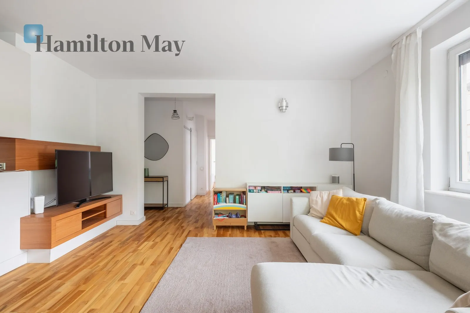 Street: Mariana Markowskiego Region: Czyżyny Distance to centre: 4.16 km Level: 2 Price: 4500 PLN Bedrooms: 2 Bathrooms: 1 Size: 72m2 - slider