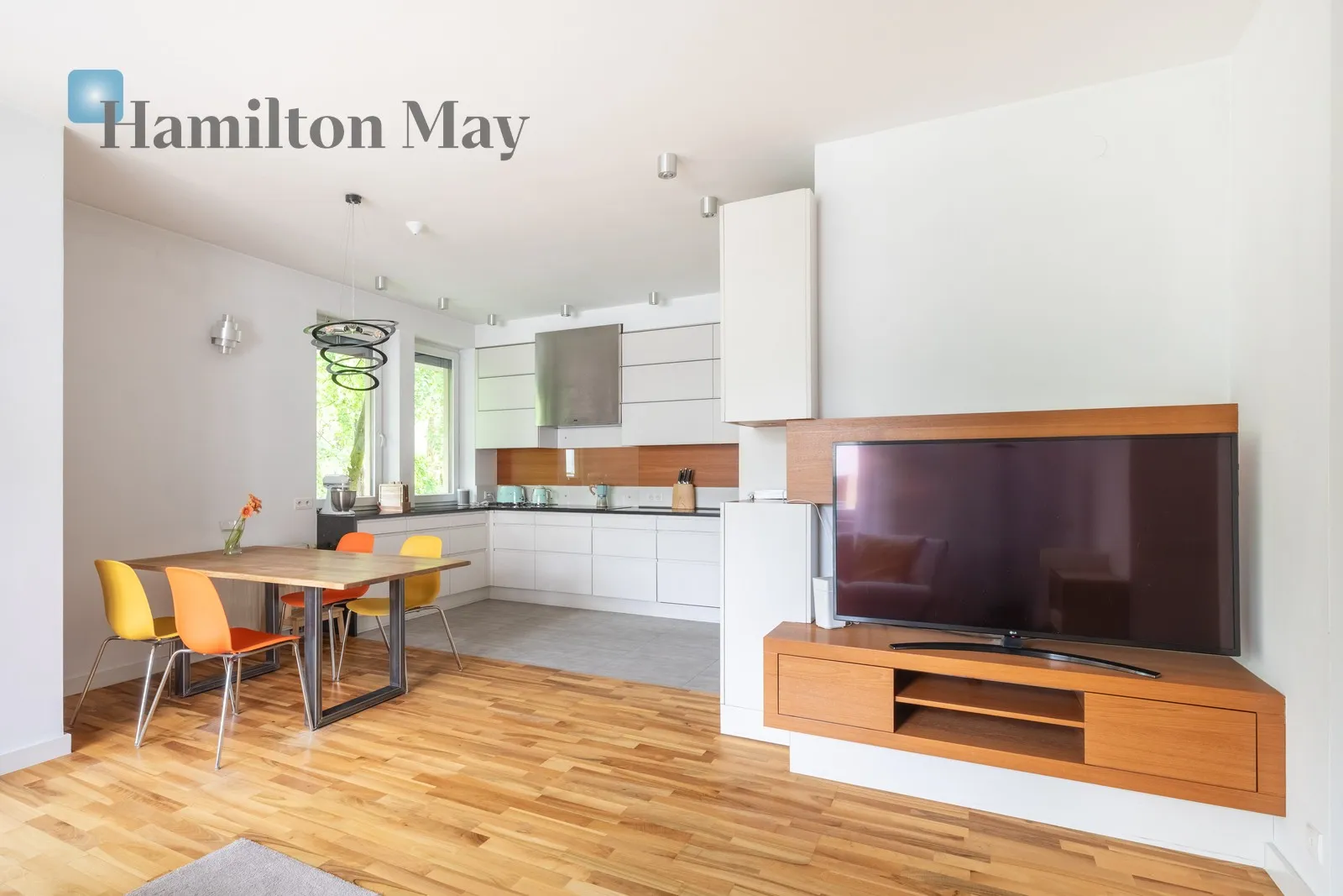 City: Kraków Street: Mariana Markowskiego Region: Czyżyny Distance to centre: 4.16 km Level: 2 Price: 4500 PLN Bedrooms: 2 - slider