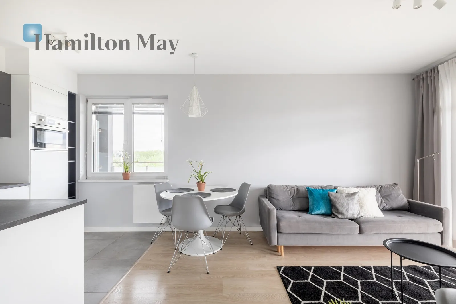 City: Kraków Street: Stefana Rogozińskiego Region: Grzegórzki Distance to centre: 1.89 km Level: 6 Price: 3000 PLN Bedrooms: 1 Bathrooms: 1 Size: 38m2 Price/m2: 79 PLN - slider