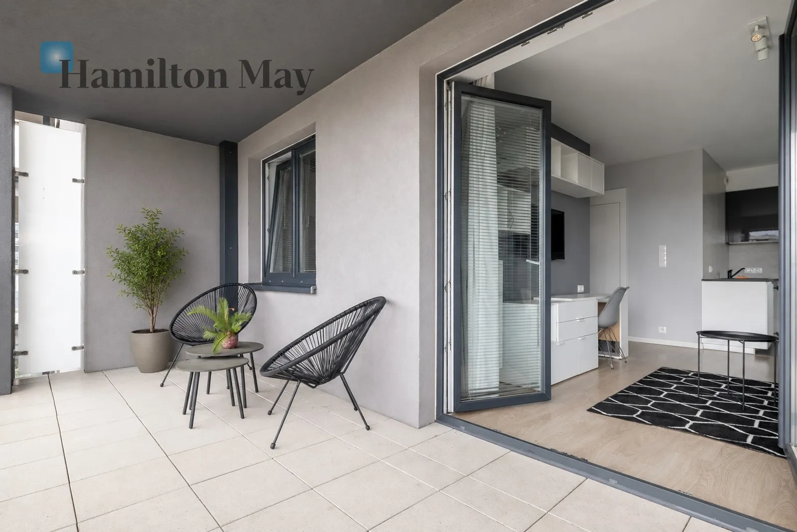 Region: Grzegórzki Distance to centre: 1.89 km Level: 6 Price: 3000 PLN Bedrooms: 1 Bathrooms: 1 Size: 38m2 - slider