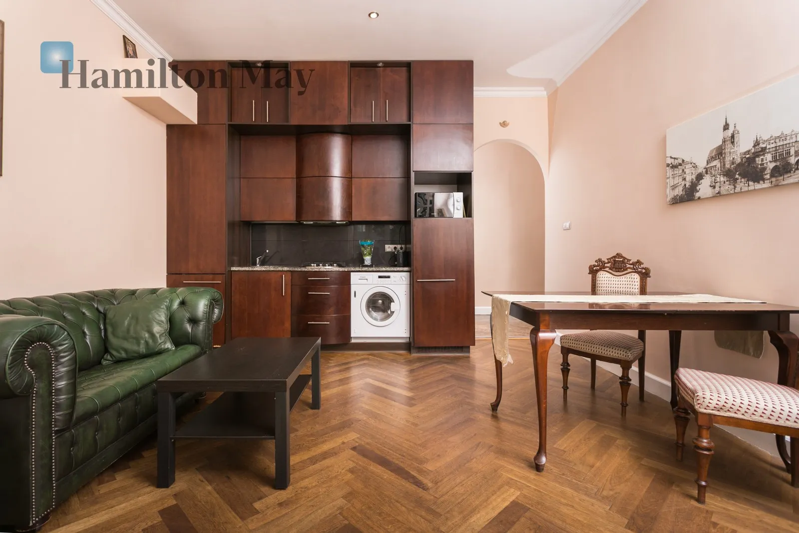 Street: Bonerowska Region: Stare Miasto Level: 3 Price: 3500 PLN Bedrooms: 2 Bathrooms: 2 Size: 68m2
