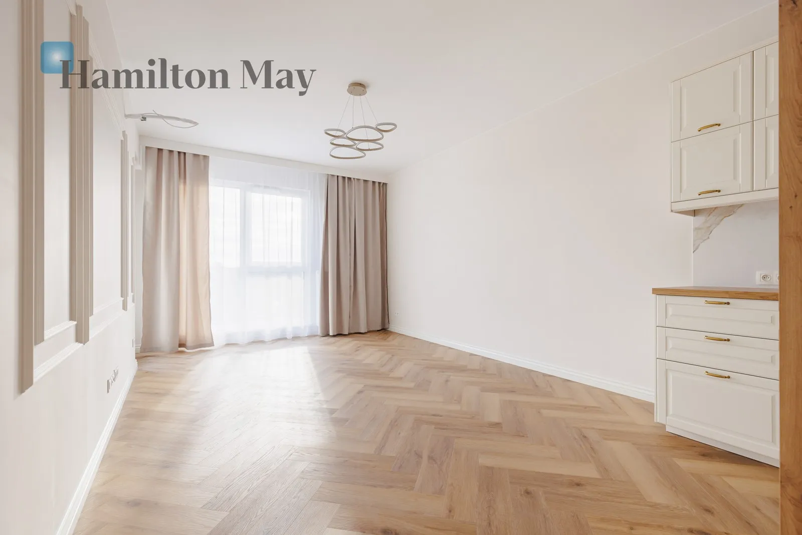 City: Warszawa Street: Aleksandra Kotsisa Region: Praga-Północ Subregion: Pelcowizna Distance to centre: 5.2 km Level: 4 Price: 890000 PLN Bedrooms: 1 Bathrooms: 1 Size: 45m2 Price/m2: 19778 PLN - slider