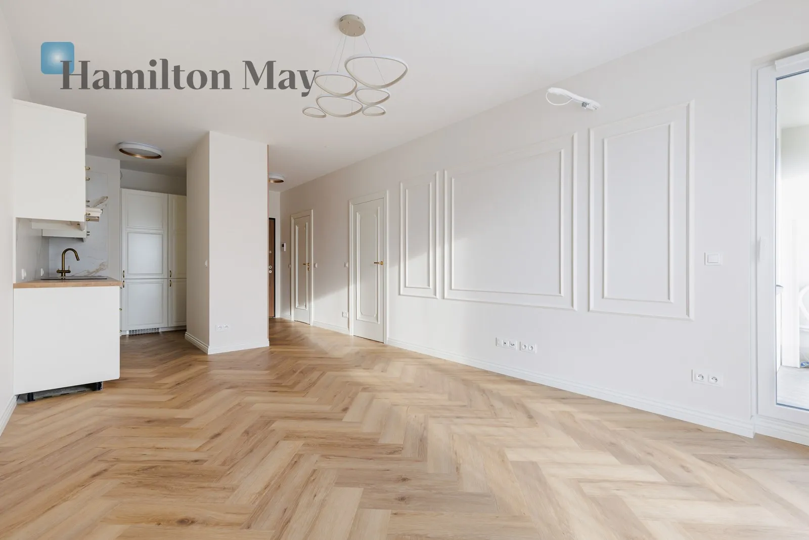 City: Warszawa Street: Aleksandra Kotsisa Region: Praga-Północ Subregion: Pelcowizna Distance to centre: 5.2 km Level: 4 Price: 890000 PLN Bedrooms: 1 Bathrooms: 1 - slider