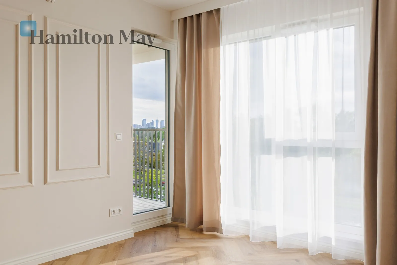 Street: Aleksandra Kotsisa Region: Praga-Północ Subregion: Pelcowizna Distance to centre: 5.2 km Level: 4 Price: 890000 PLN Bedrooms: 1 Bathrooms: 1 Size: 45m2 Price/m2: 19778 PLN - slider