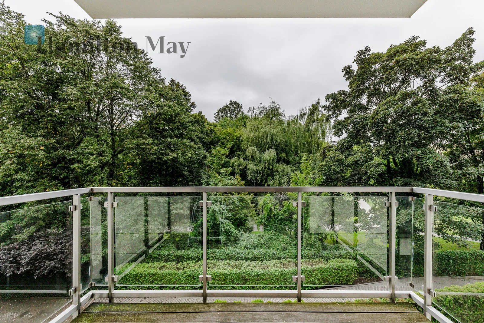 Subregion: Ulrychów Distance to centre: 4.39 km Level: 2 Price: 4500 PLN Bedrooms: 1 Bathrooms: 1 Size: 58m2 - slider