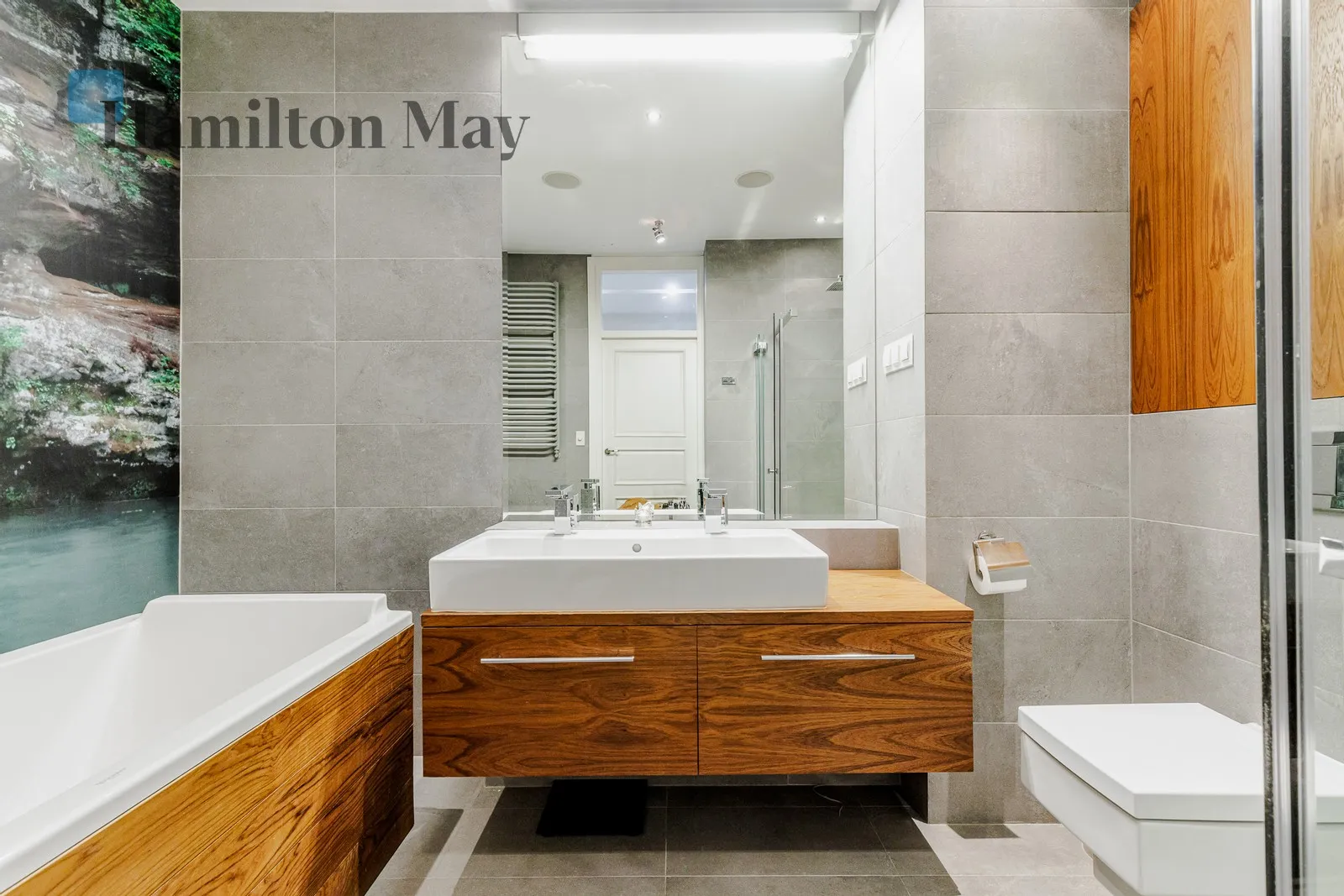 Street: Elekcyjna Region: Wola Subregion: Ulrychów Distance to centre: 4.39 km Level: 2 Price: 4500 PLN Bedrooms: 1 - slider