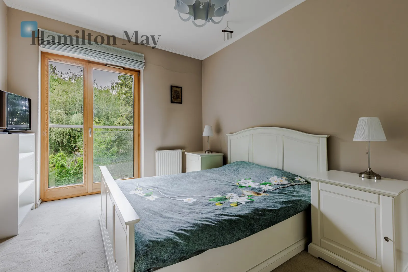 Street: Elekcyjna Region: Wola Subregion: Ulrychów Distance to centre: 4.39 km Level: 2 Price: 4500 PLN Bedrooms: 1 Bathrooms: 1 - slider