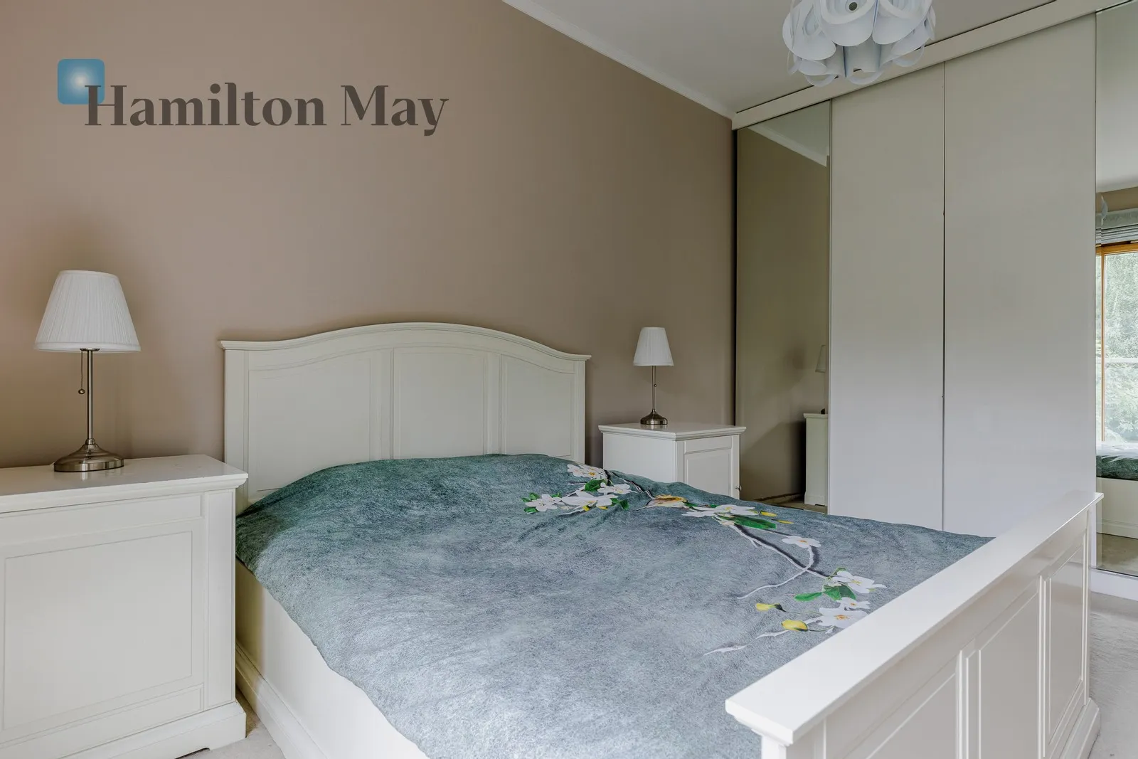 Region: Wola Subregion: Ulrychów Distance to centre: 4.39 km Level: 2 Price: 4500 PLN Bedrooms: 1 Bathrooms: 1 Size: 58m2 - slider