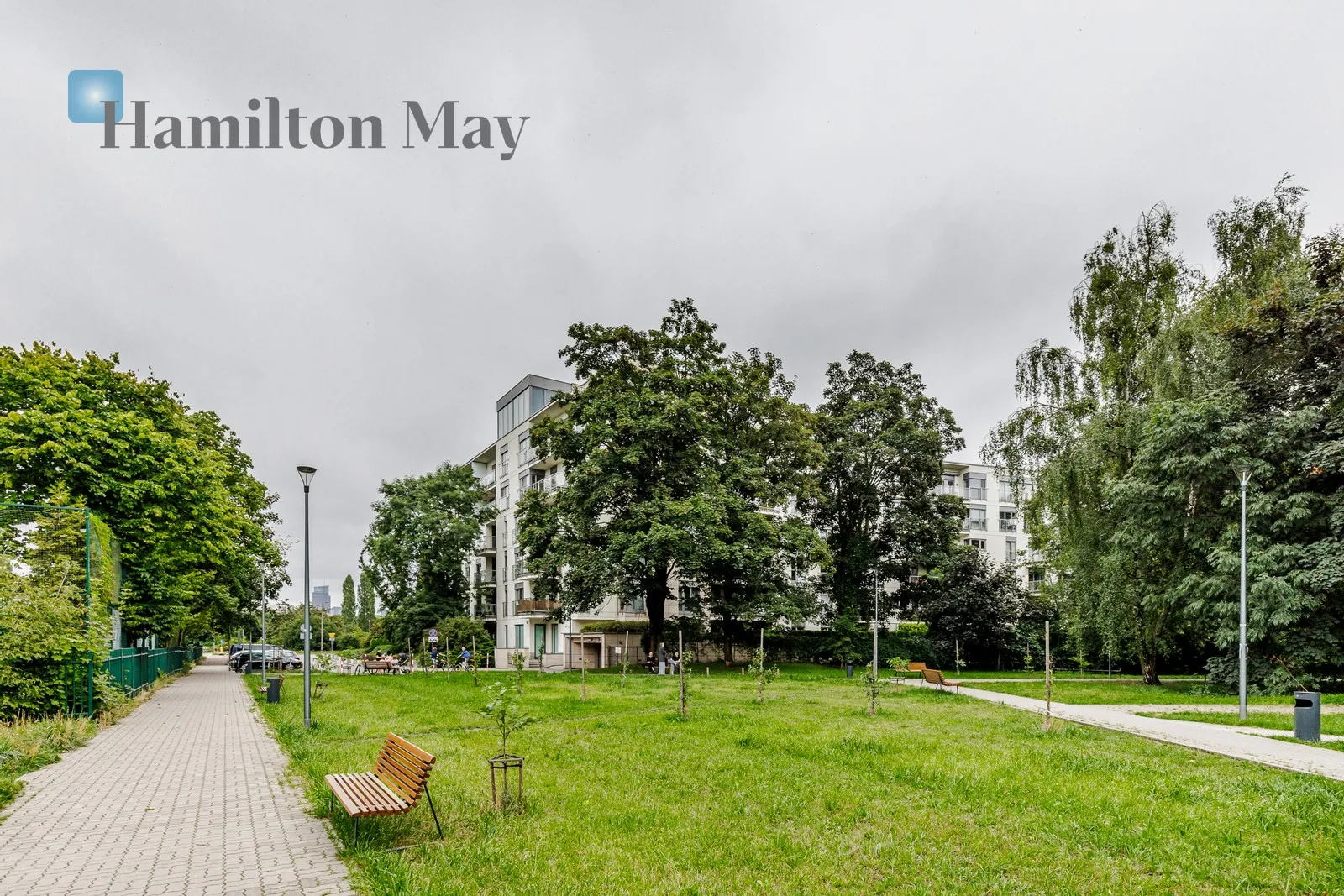 Distance to centre: 4.39 km Level: 2 Price: 4500 PLN Bedrooms: 1 Bathrooms: 1 Size: 58m2 - slider