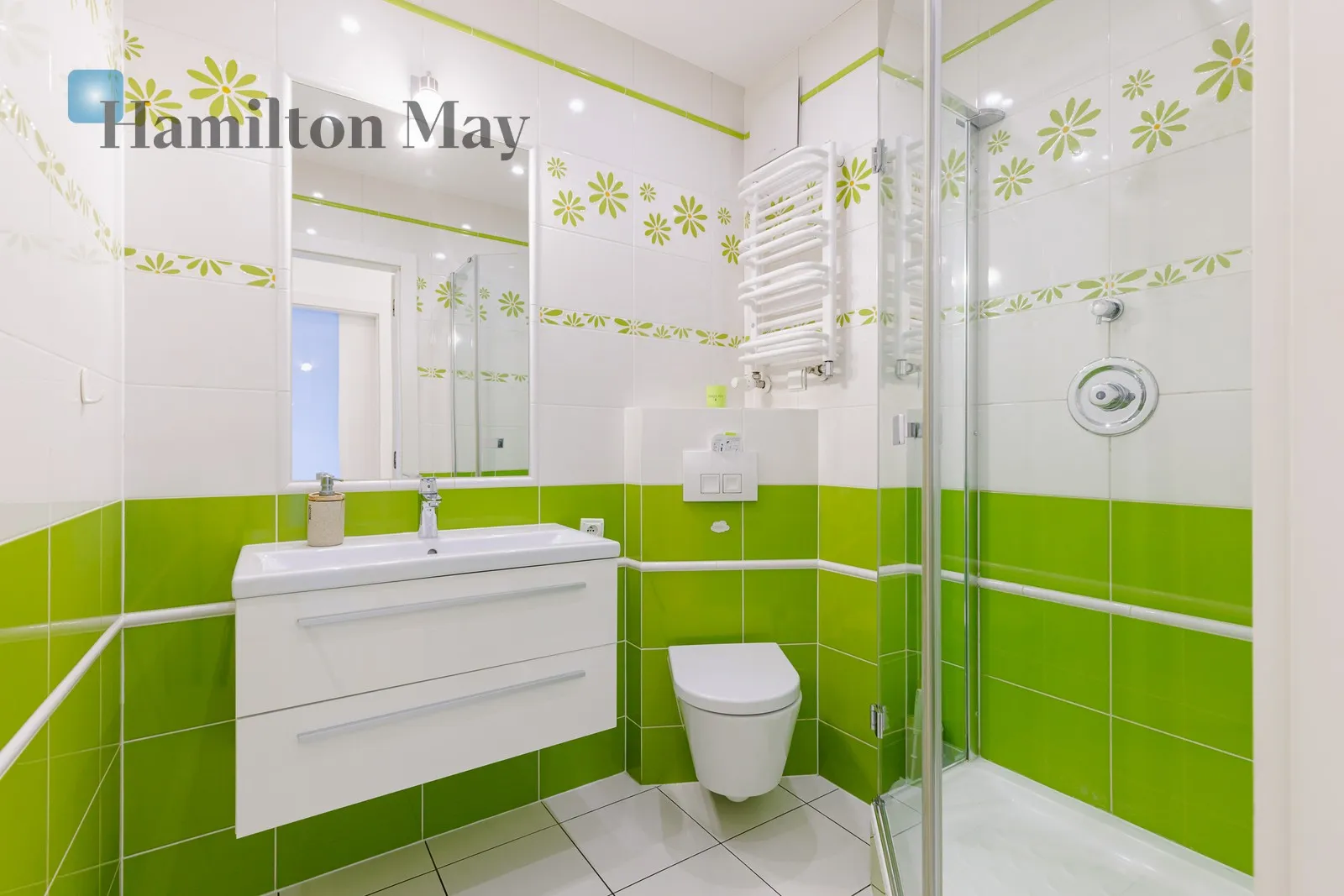 Барвиста трикімнатна квартира в Oxygen Residence - slider
