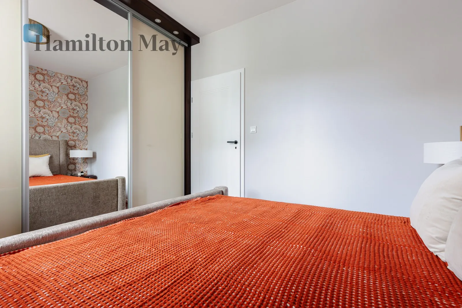 Subregion: Służewiec Distance to centre: 6.64 km Level: 2 Price: 7500 PLN Bedrooms: 2 Bathrooms: 1 Size: 82m2 Price/m2: 91 PLN - slider