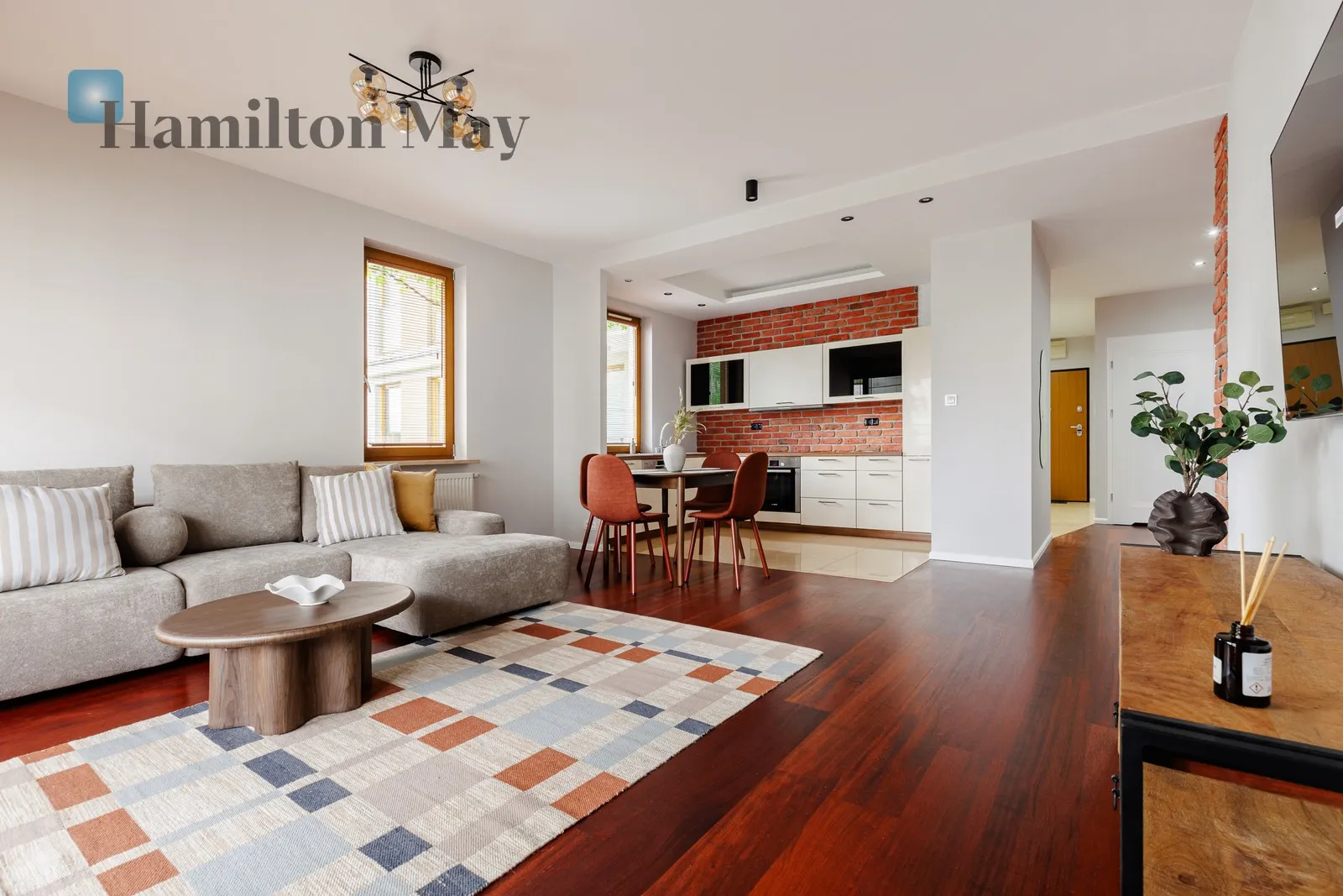 Street: Obrzeżna Region: Mokotów Subregion: Służewiec Distance to centre: 6.64 km Level: 2 Price: 7500 PLN Bedrooms: 2 Bathrooms: 1 Size: 82m2 Price/m2: 91 PLN - slider