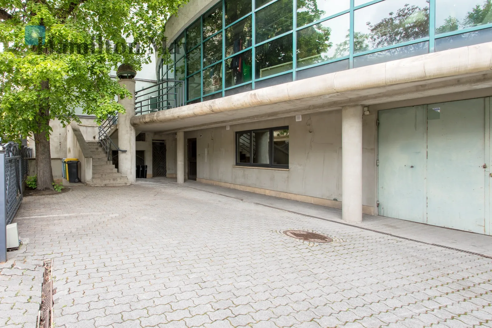 City: Wrocław Street: Podwale 63 Region: Stare Miasto Distance to centre: 0.95 km Level: 2 Price: 2900 PLN - slider