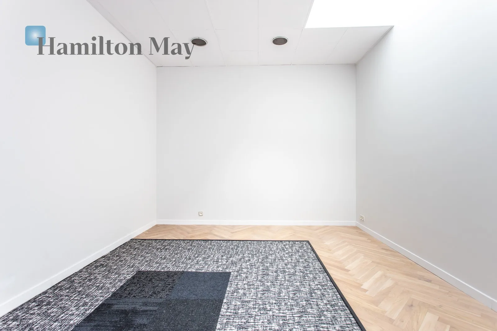 City: Wrocław Street: Podwale 63 Region: Stare Miasto Distance to centre: 0.95 km Level: 2 Price: 2900 PLN Bedrooms: null Bathrooms: null - slider