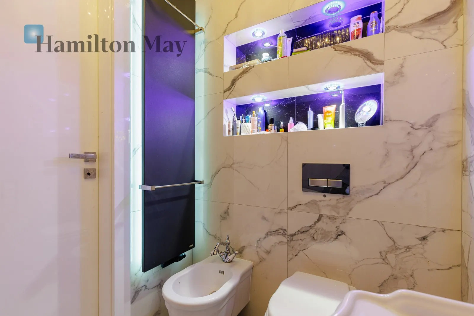 City: Warszawa Street: Aleja Rzeczypospolitej Region: Wilanów Subregion: Błonia Wilanowskie Distance to centre: 7.85 km Level: 1 Price: 12500 PLN - slider