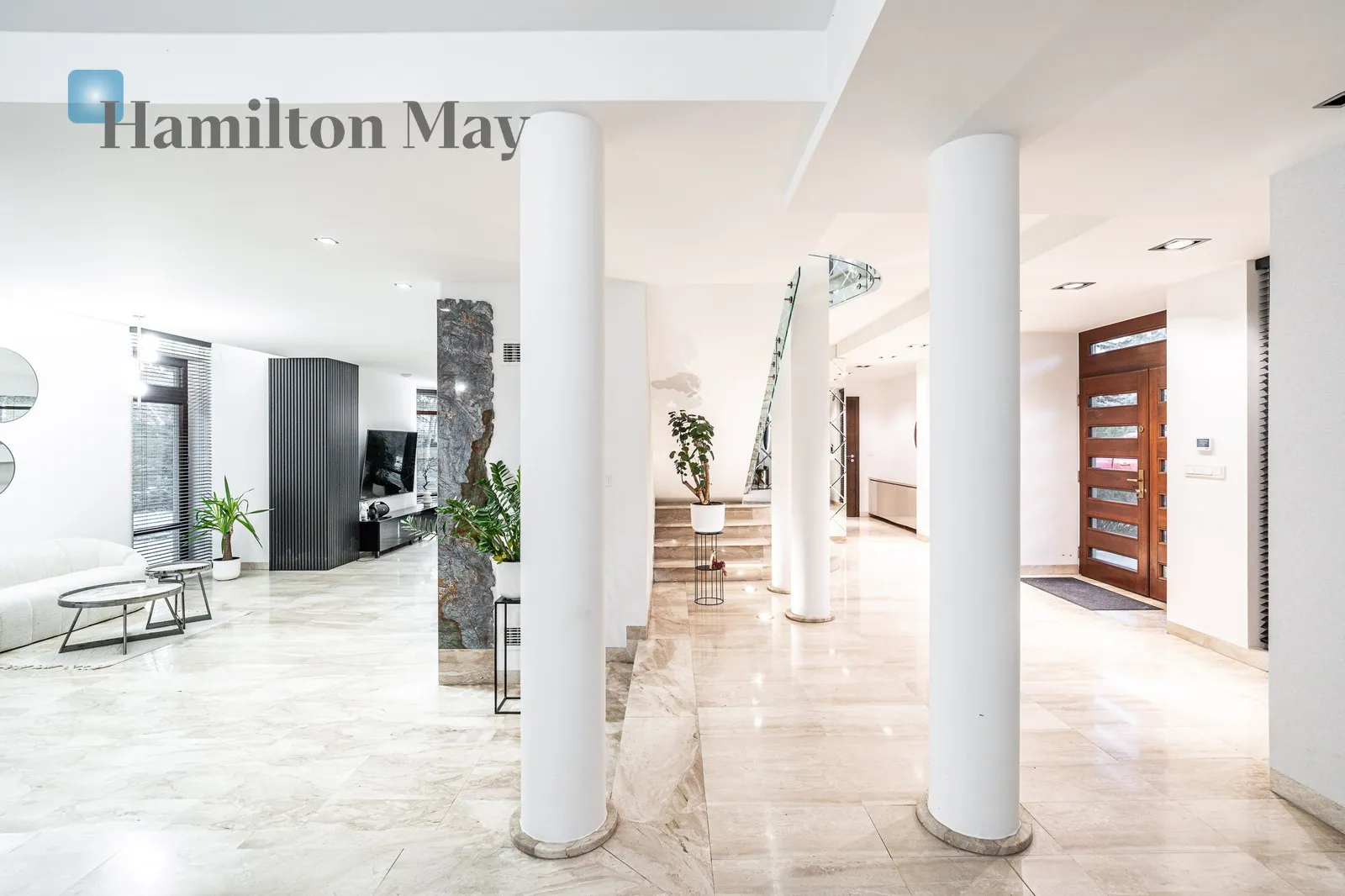 Bedrooms: 5 Bathrooms: 3 Plot size: 3400m2 Price/m2: 10788 PLN - slider