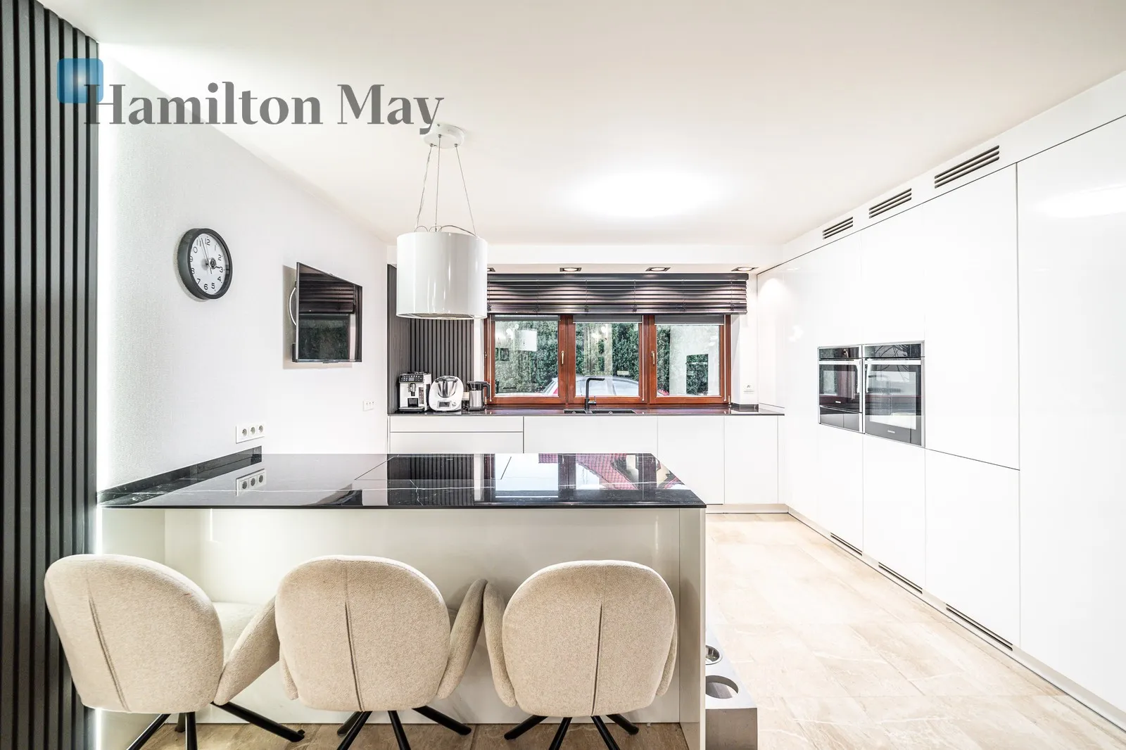 Region: Swoszowice Price: 5200000 PLN Bedrooms: 5 Bathrooms: 3 - slider