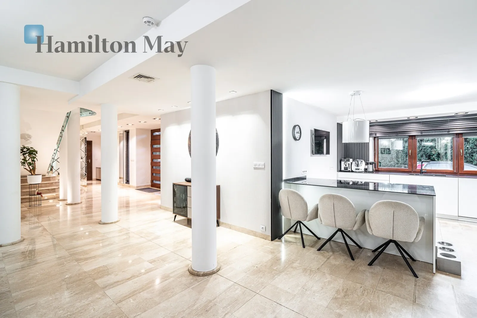 Street: Jana Aleksandra Gorczyna Region: Swoszowice Price: 5200000 PLN Bedrooms: 5 Bathrooms: 3 - slider