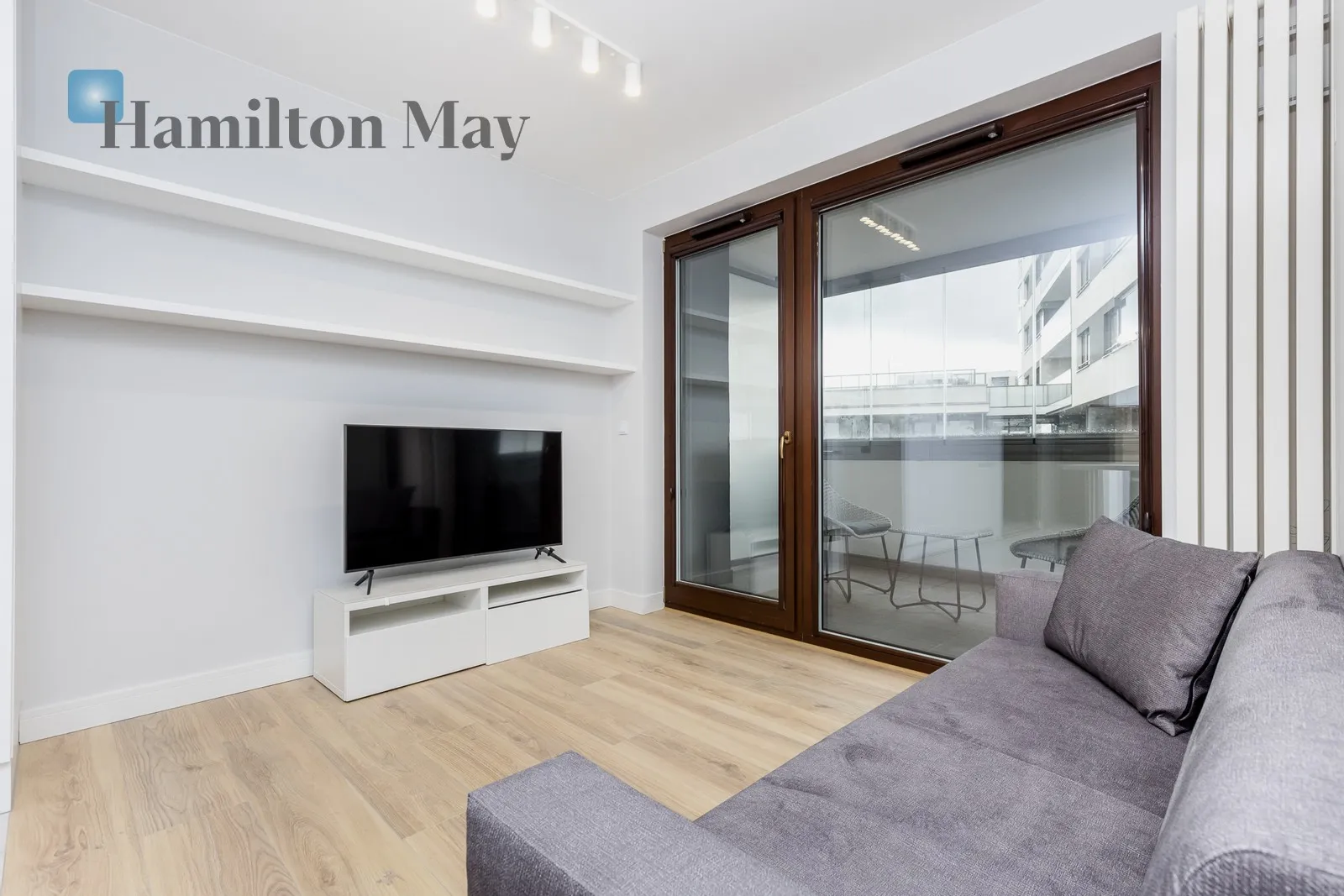 Street: Kłopot Region: Wola Subregion: Powązki Distance to centre: 3.72 km Level: 8 Price: 3150 PLN Bedrooms: 0 Bathrooms: 1 Size: 26m2 Price/m2: 121 PLN - slider