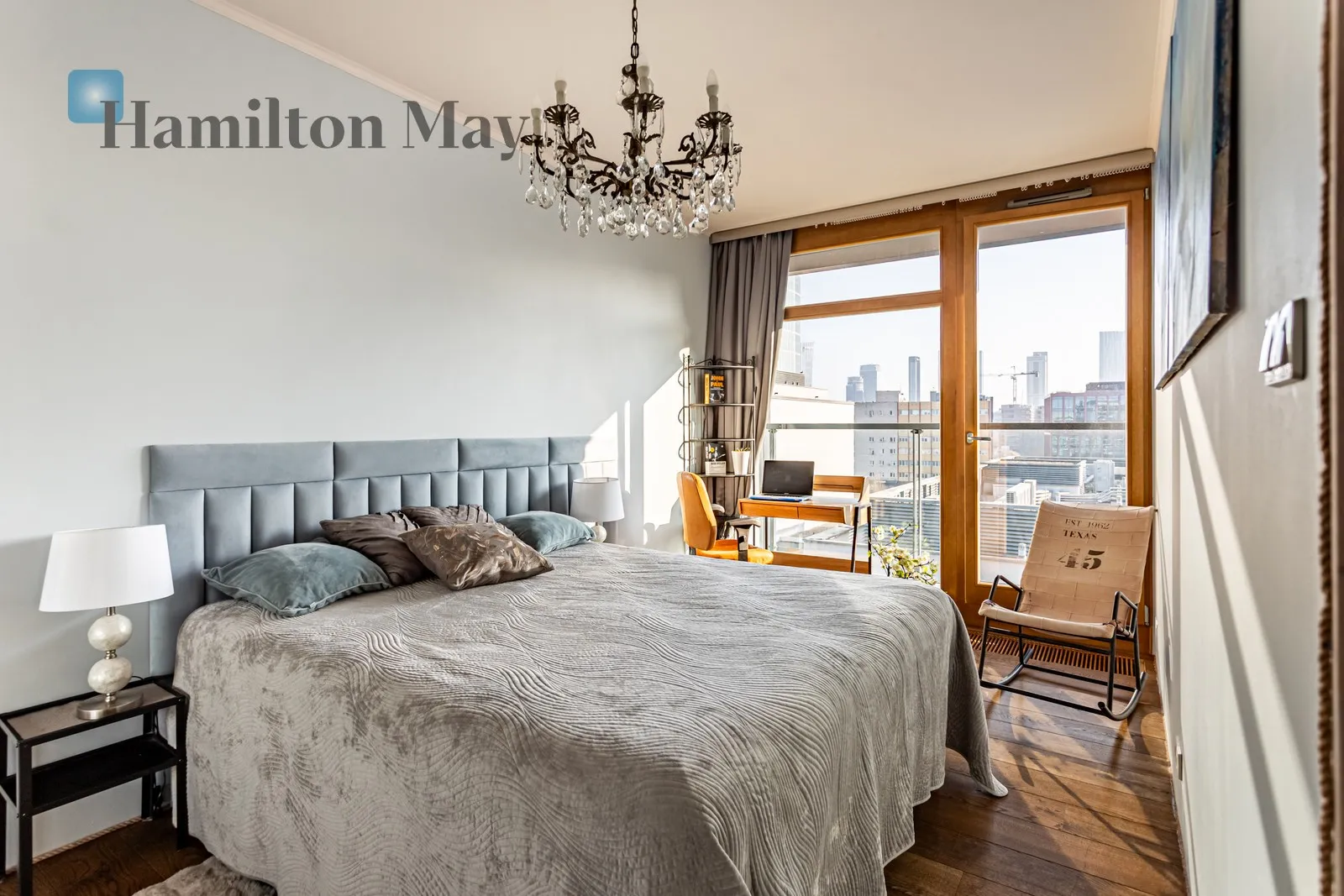 Street: Kolejowa Region: Wola Subregion: Czyste Distance to centre: 2 km Level: 6 Price: 13000 PLN Bedrooms: 3 Bathrooms: 2 - slider