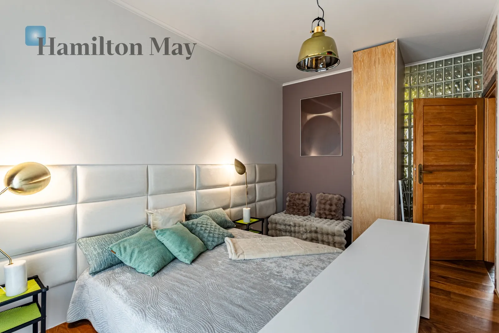 Street: Kolejowa Region: Wola Subregion: Czyste Distance to centre: 2 km Level: 6 Price: 13000 PLN Bedrooms: 3 - slider