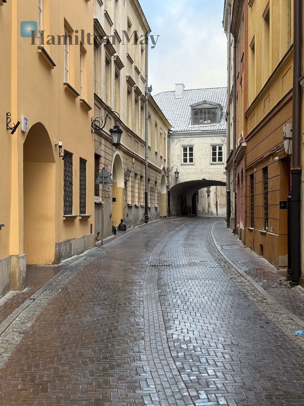 Wyjątkowe mieszkanie przy Starym Mieście – kameralny widok i historyczny klimat - slider