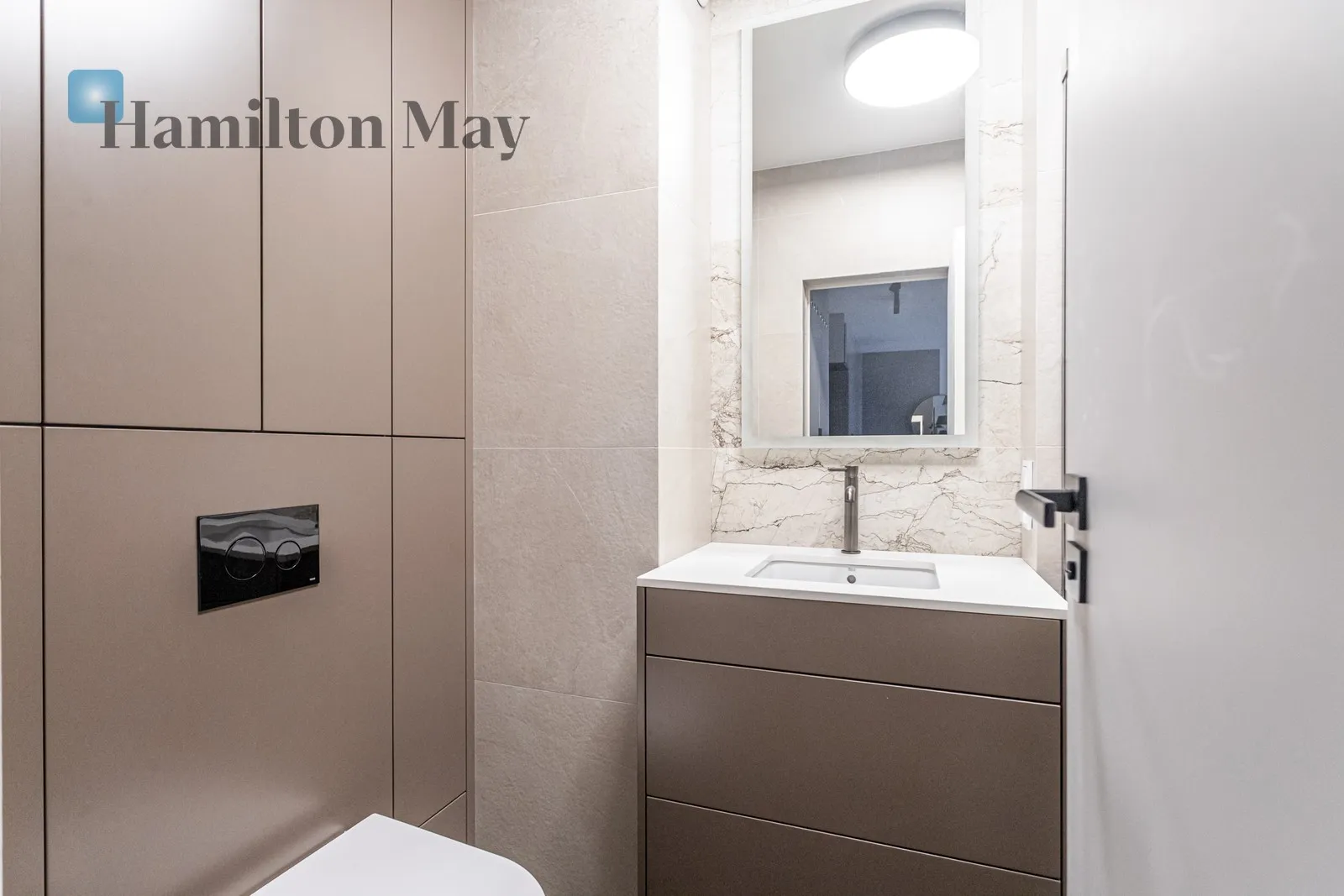 City: Warszawa Street: Burakowska Region: Wola Subregion: Powązki Distance to centre: 3.65 km Level: 3 - slider