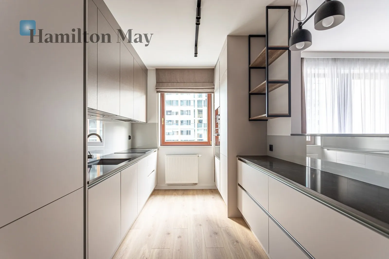 City: Warszawa Street: Burakowska Region: Wola Subregion: Powązki Distance to centre: 3.65 km Level: 3 Price: 4700 PLN - slider