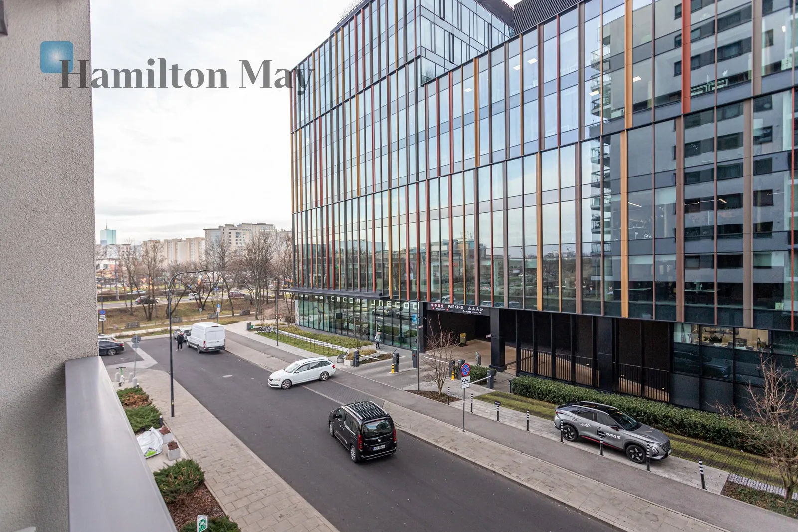 Distance to centre: 3.65 km Level: 3 Price: 4700 PLN Bedrooms: 1 Bathrooms: 1 Size: 45m2 - slider